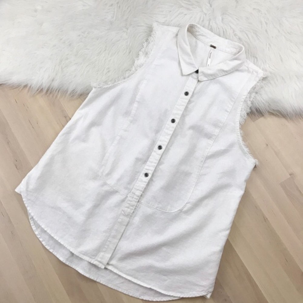 Free People NWOT White Linen Vest/Tank with Fringe